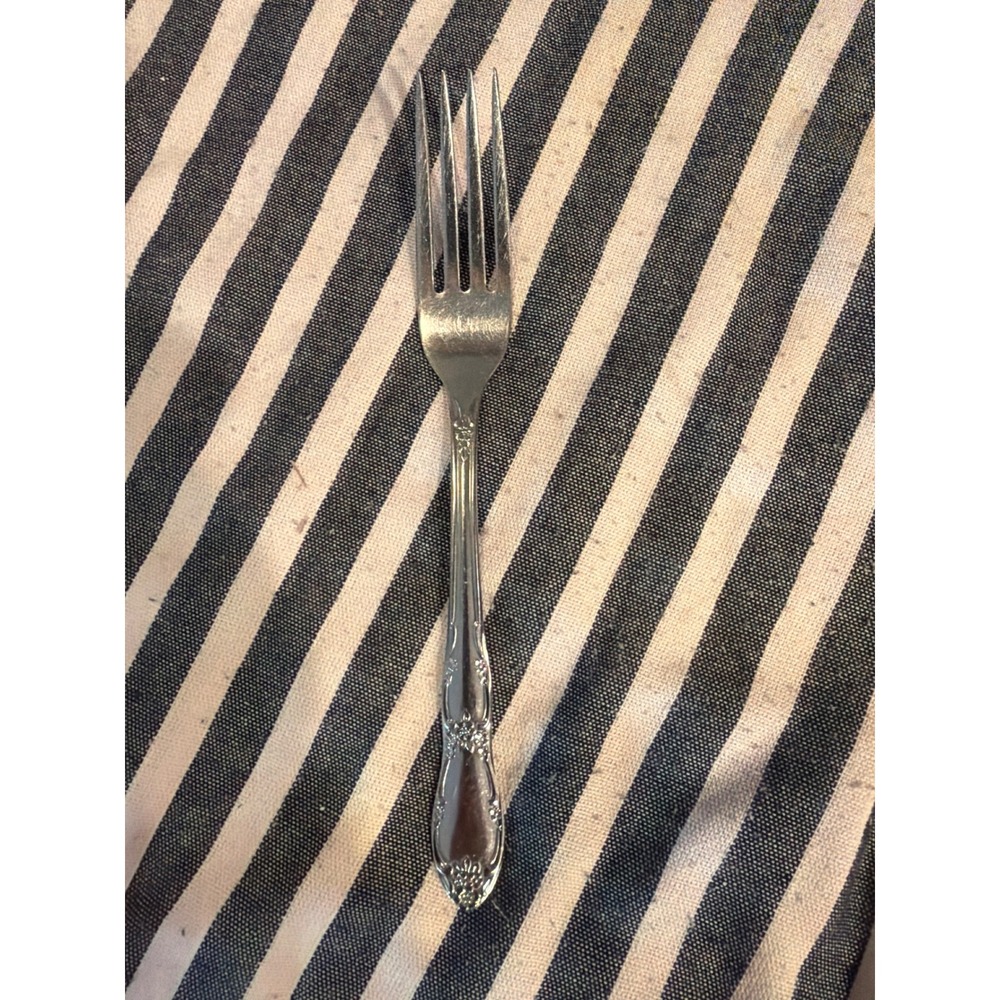 Wm. A. Rogers Oneida Ltd. Stainless Steel Dinner Fork Fenway Floral Pattern